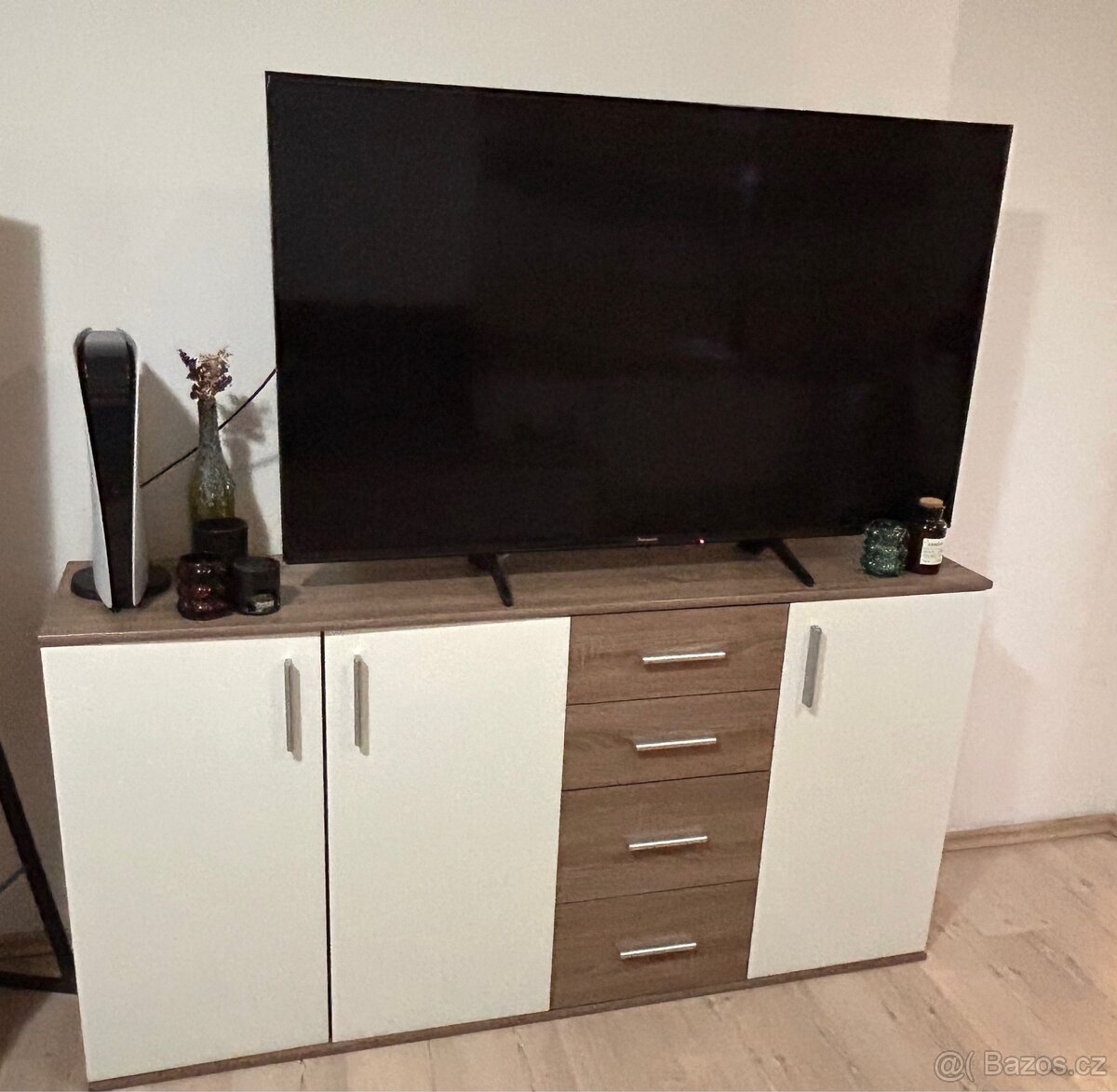 Televize Panasonic TX-55FX603E + TV komodu (jako set)
