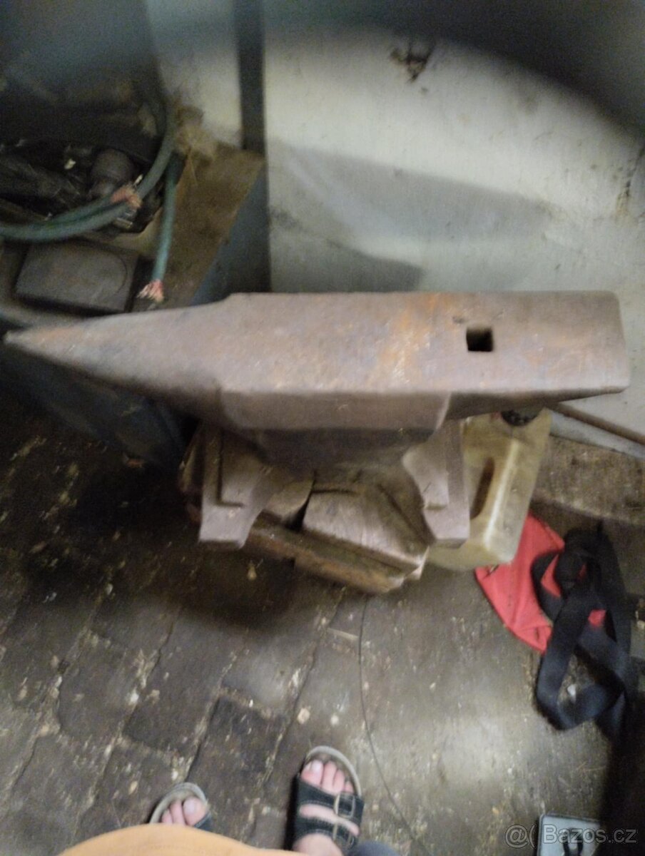 Kovadlina cca 100kg