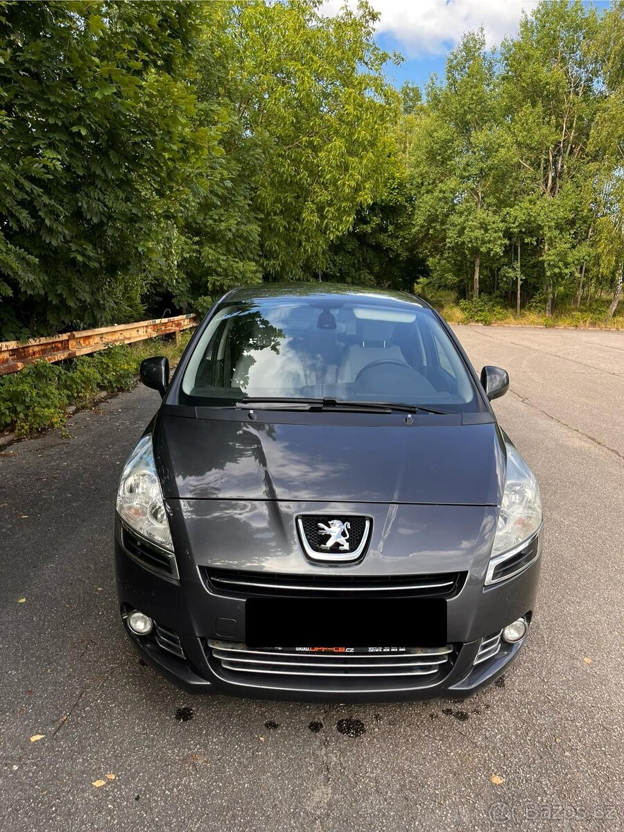 Peugeot 5008 1.6 HDi, r. 2012, 5 míst, super výbava, TOP sta