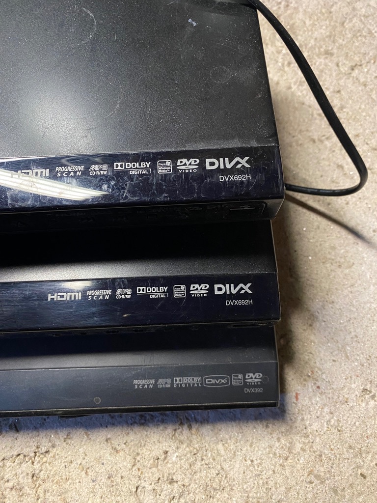 3X DVD přehrávač LG + set-top-box