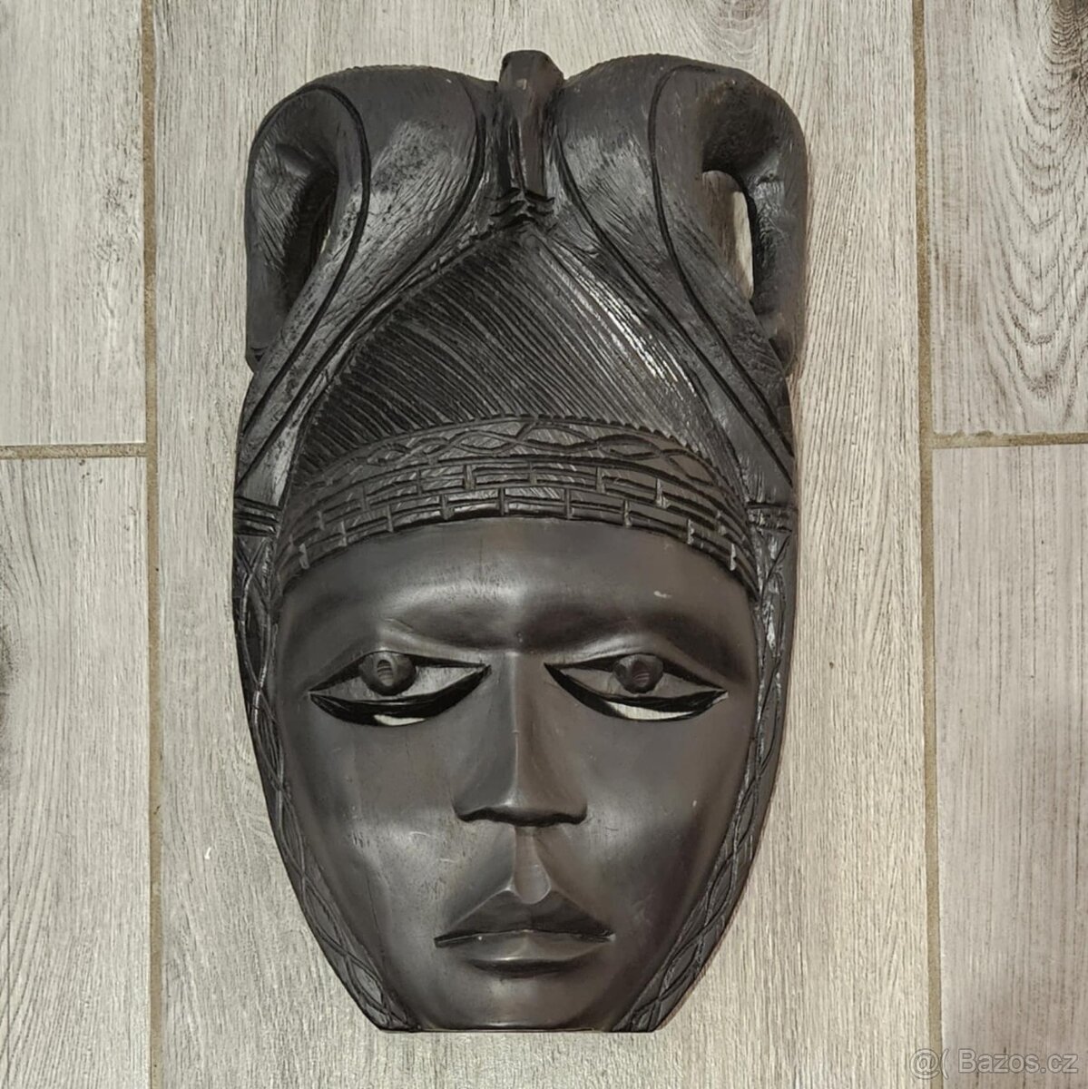STAROŽITNÁ DŘEVĚNÁ MASKA - EBENOVÉ DŘEVO