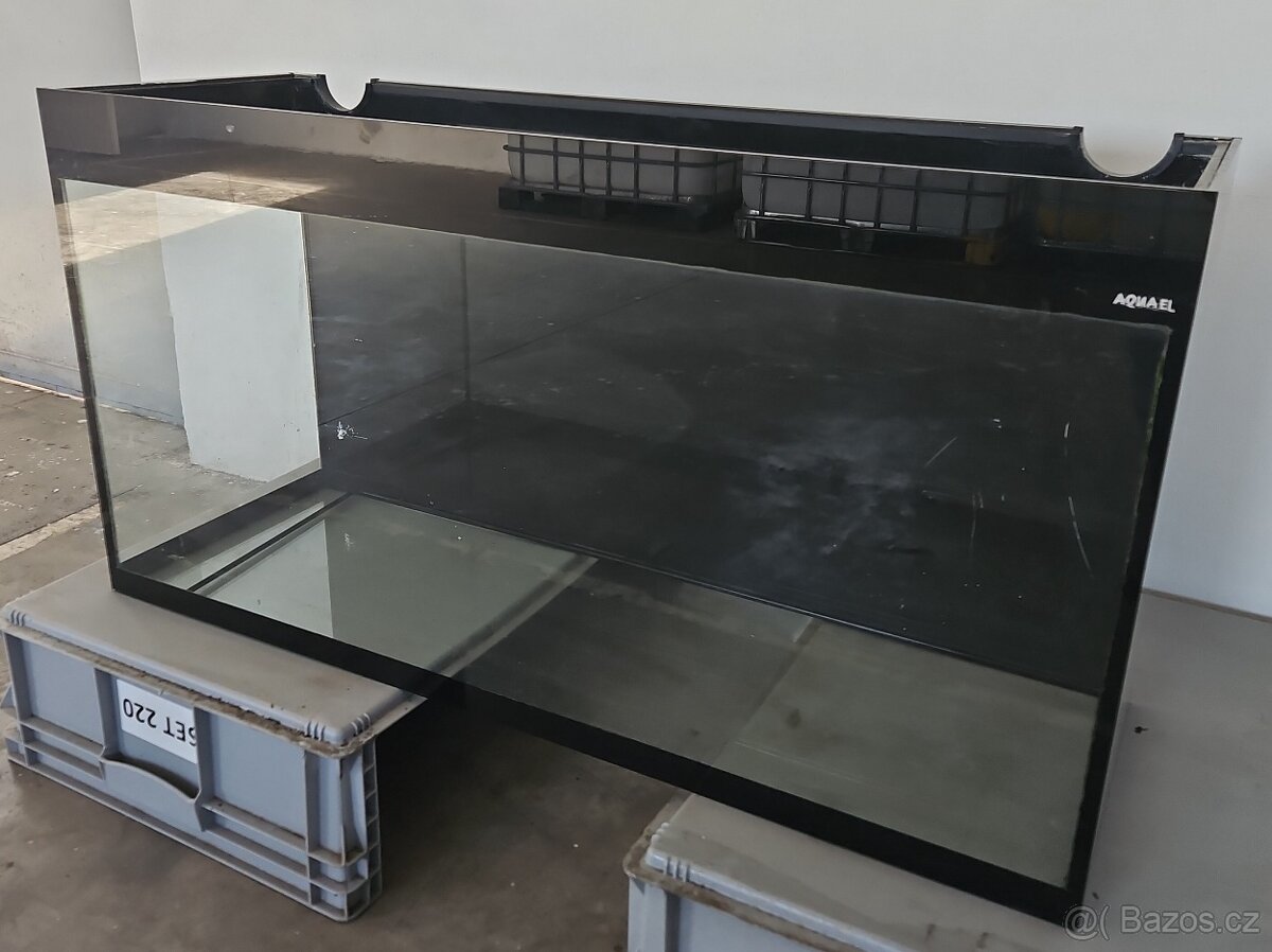 Akvárium Aquael Glossy Black 260l-kvalita+luxusní design