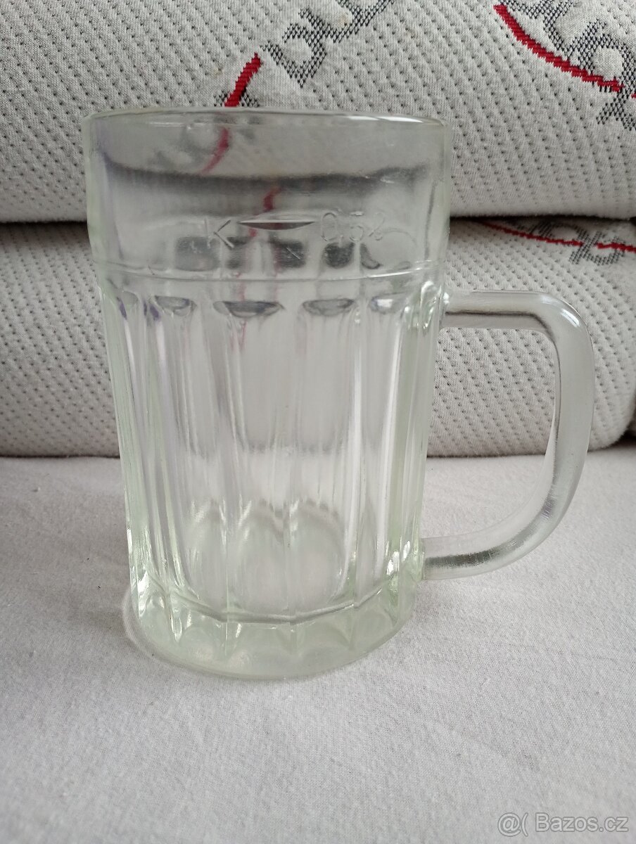 Retro půllitr na pivo, skleněný půllitr