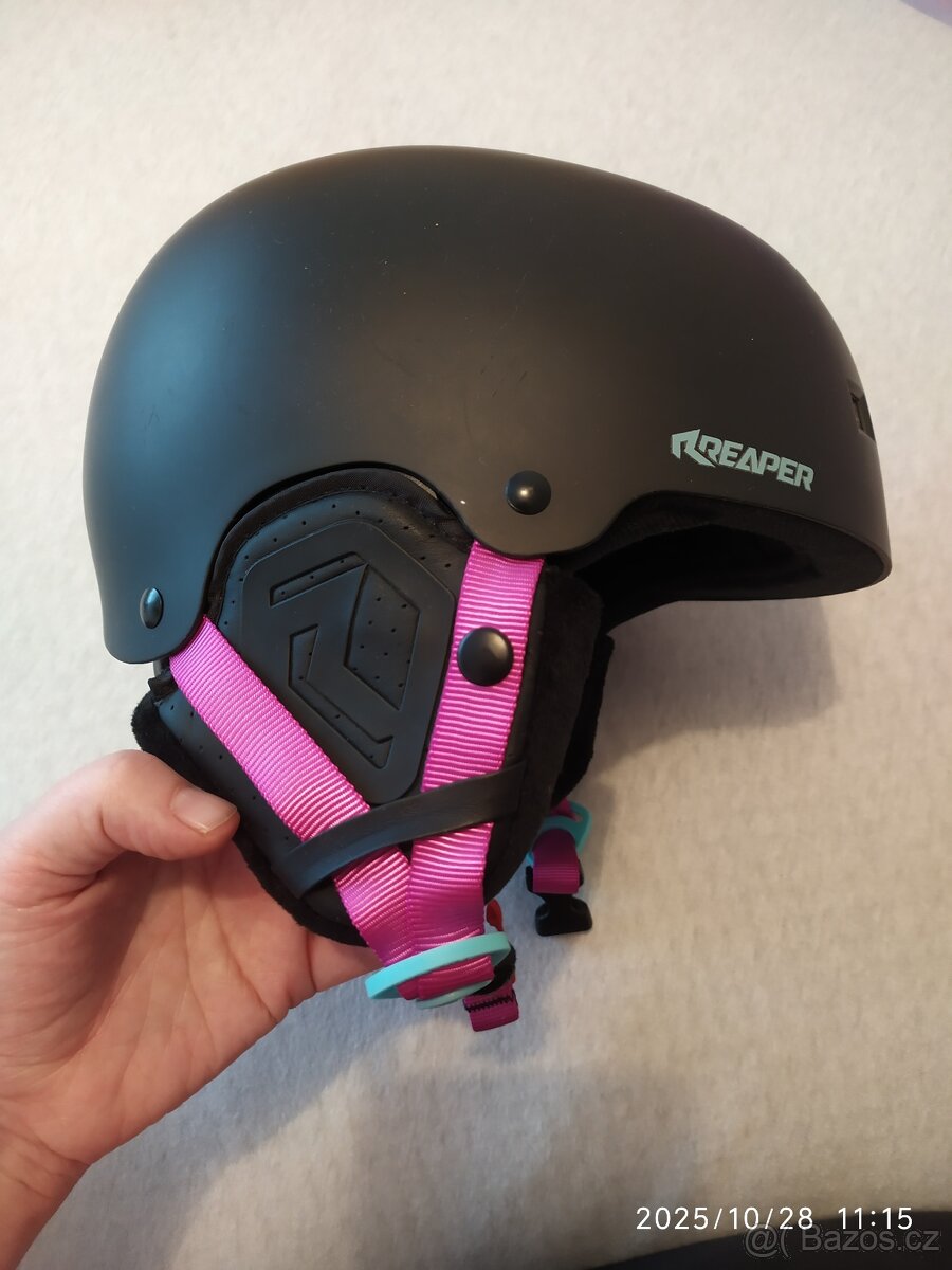 Dívčí lyžařská helma vel.S