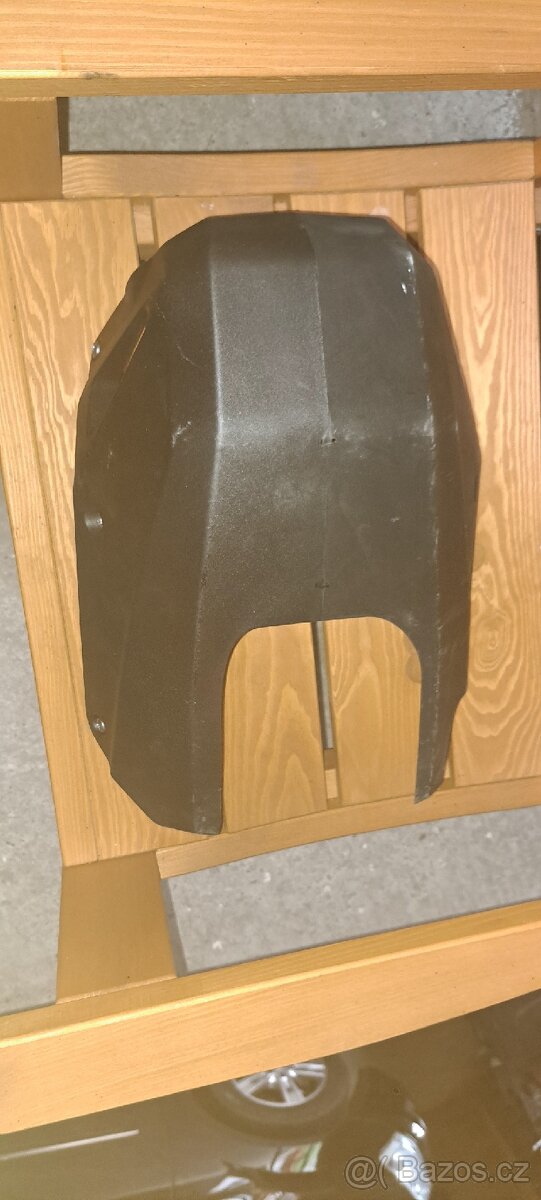 Triumph explorer 1200 kryt motoru