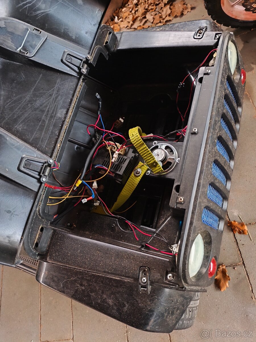 dětské elektrické auto