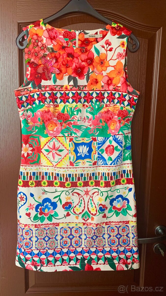 Nové šaty zn. Desigual vel 40