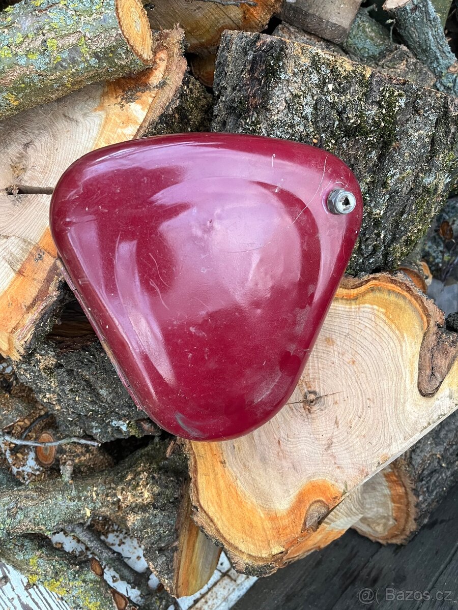 Kastlík baterie Jawa pérák