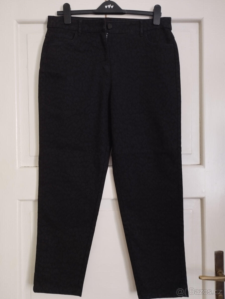 nové černé džíny
