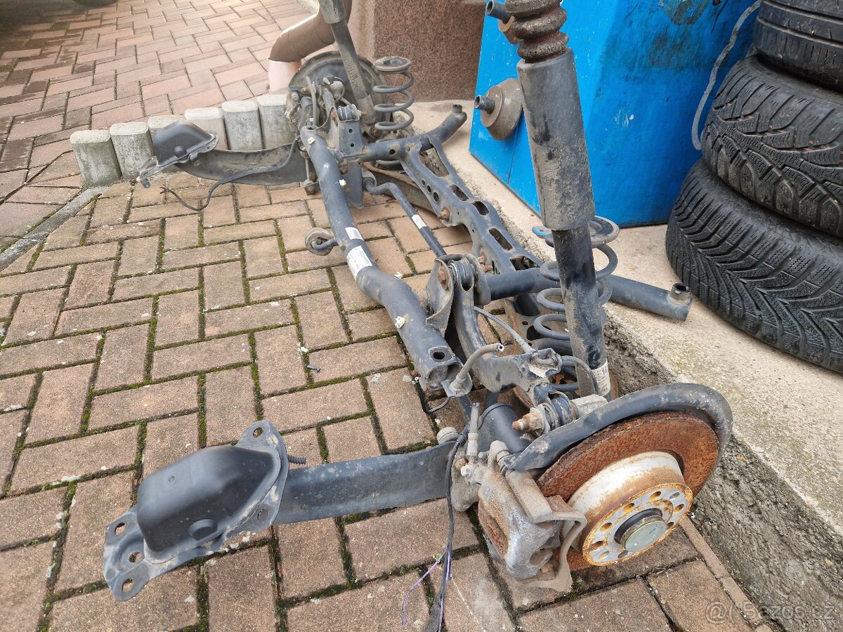 Vw Tiguan 5N0 náprava zadní