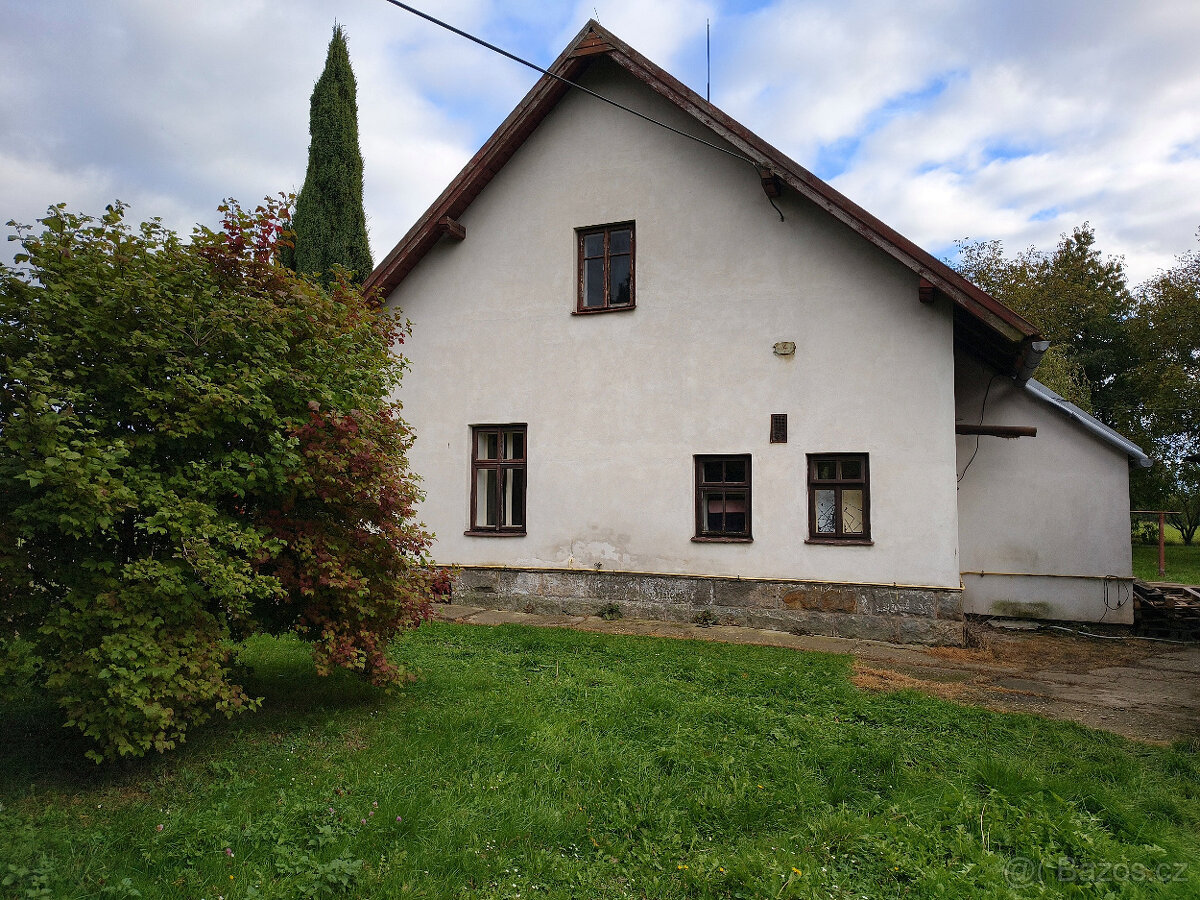 Chvalkovice - Střeziměřice -rodinný dům 3+1, pozemek 2066 m2