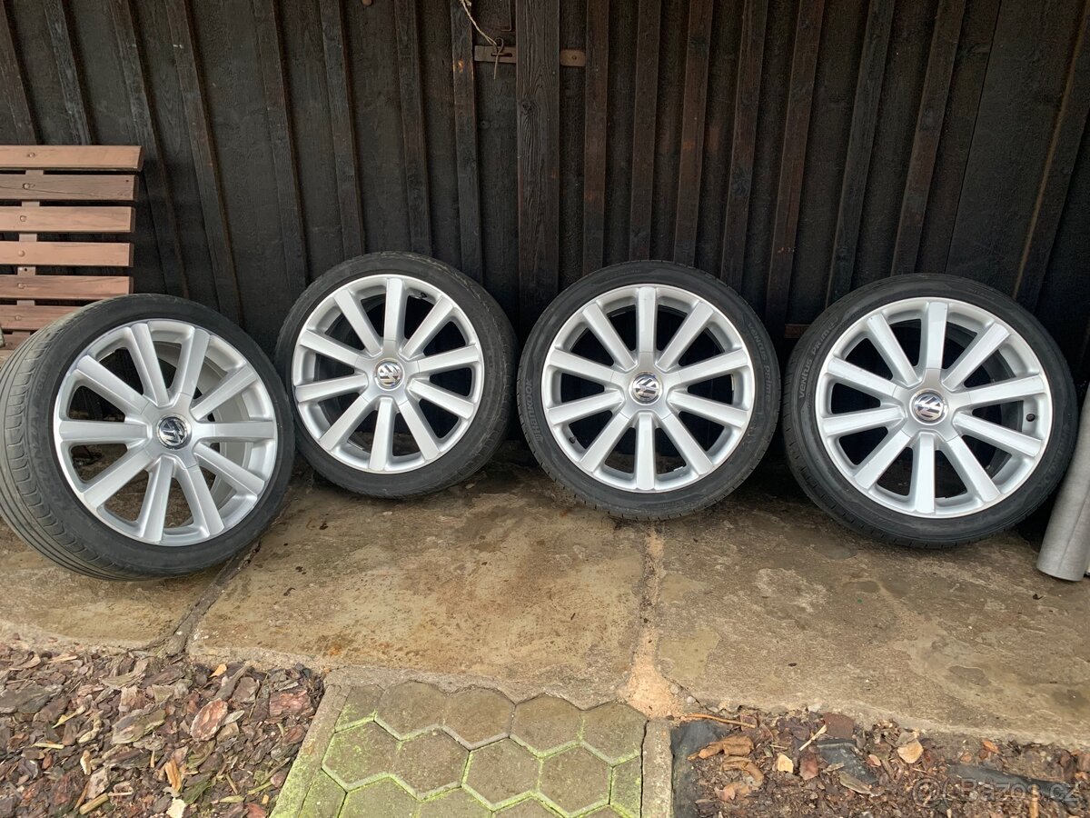 Originál alu kola VW R18