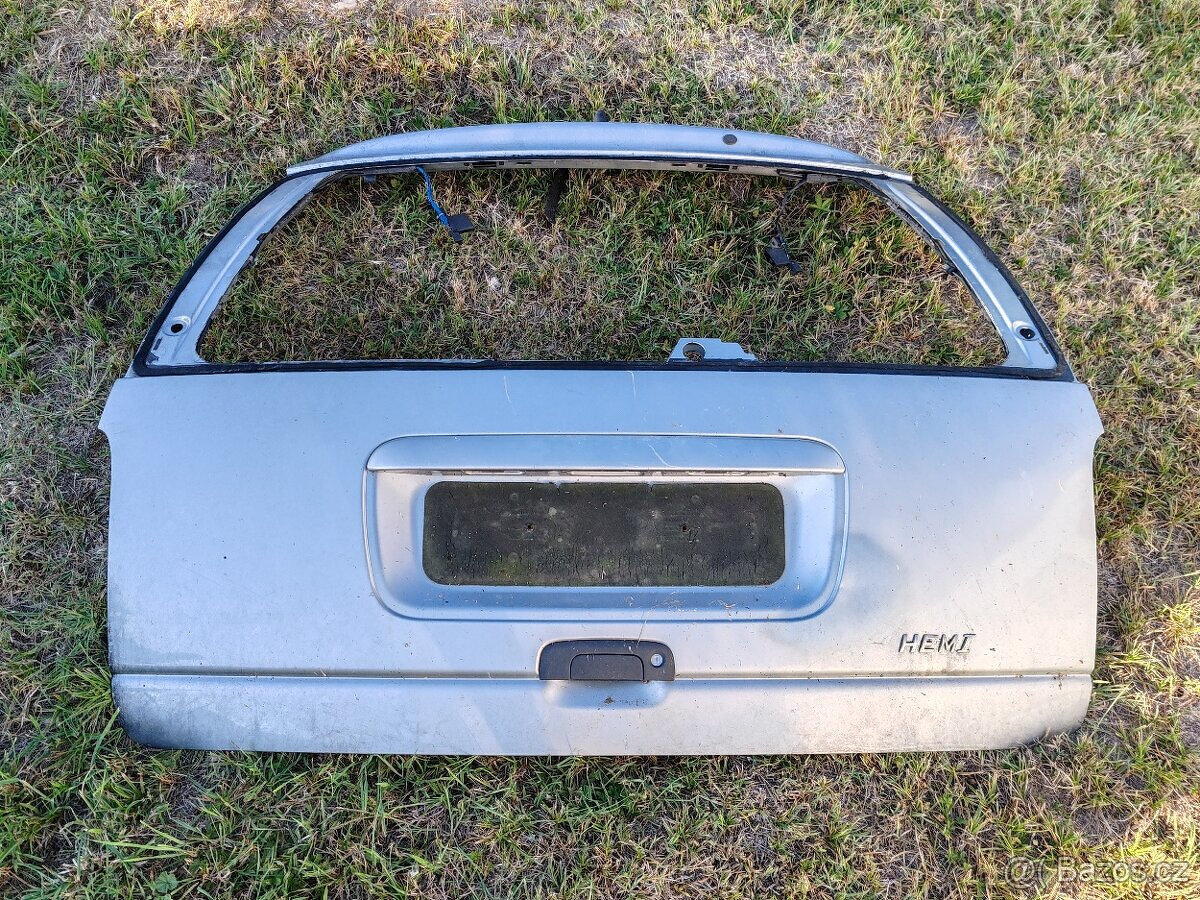 Chrysler Voyager zadní páté dveře, vrata...