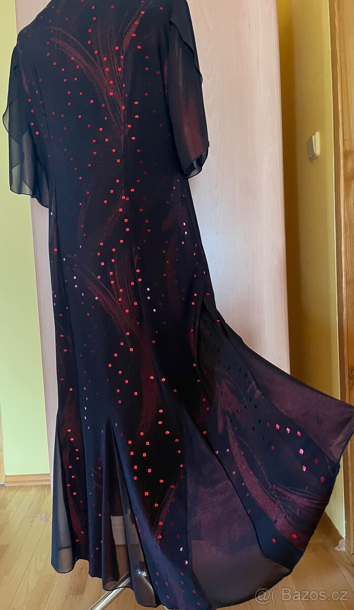 Třpytivé šaty s flitry XXXL