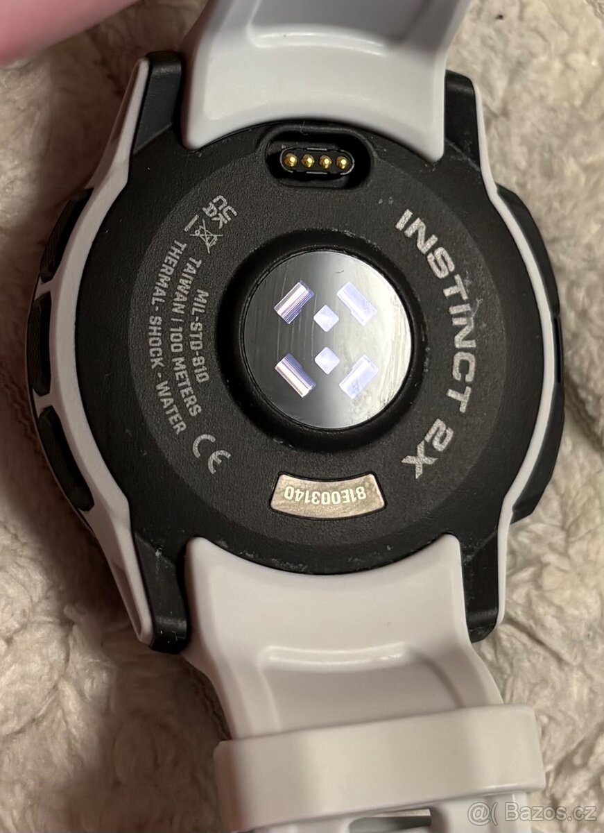 Garmin Instinct 2X Solar bilé