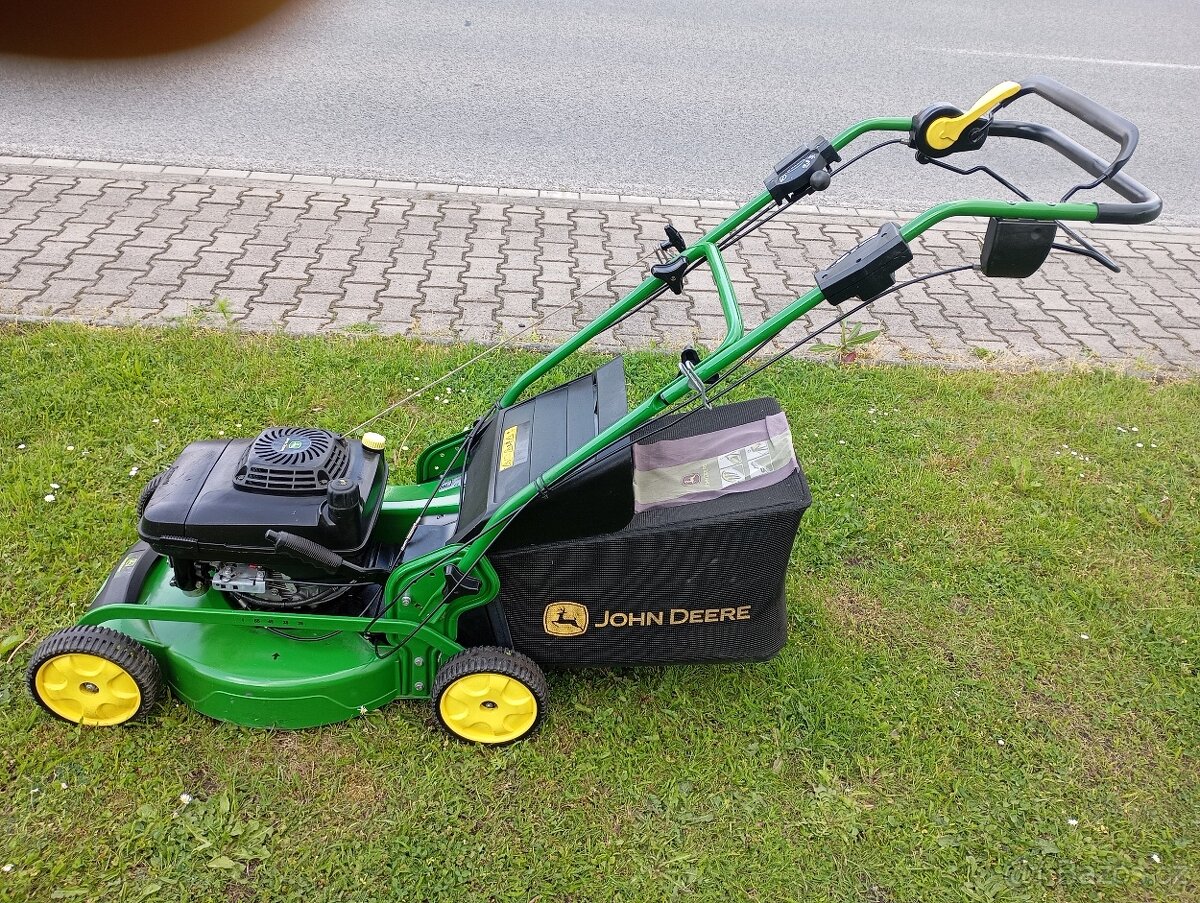 Sekačka John Deere JX90