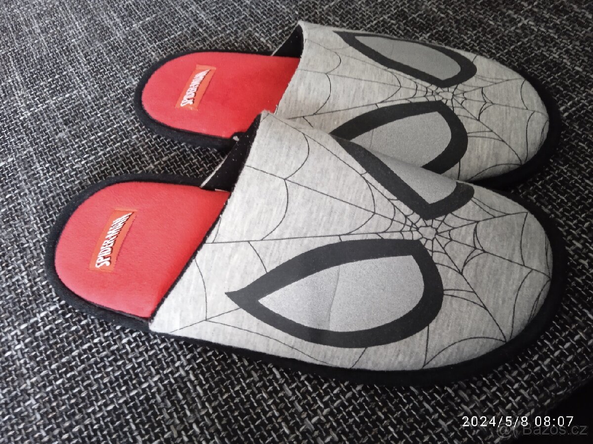 Spiderman papuče 42/43, šedé 42
