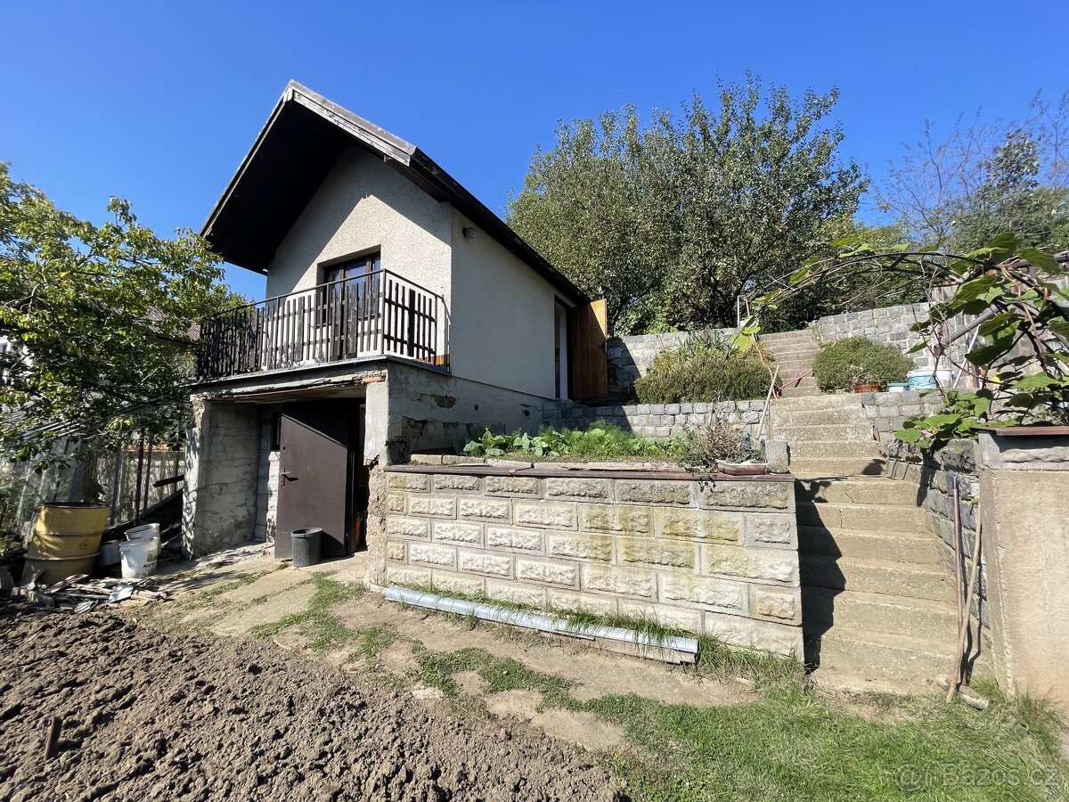 Zahrada se zděnou chatou, 392m2, Domažlice