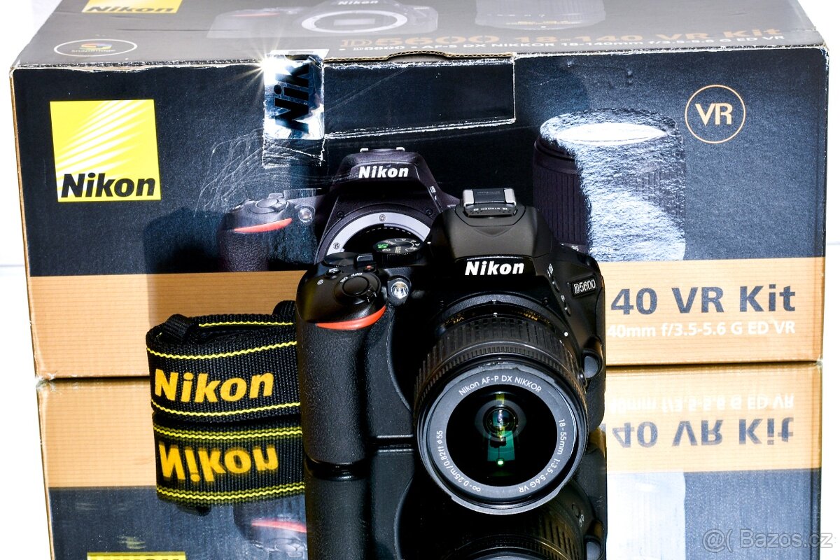 Nikon D5600 8 tis exp +18-55mm + 8GB TOP STAV