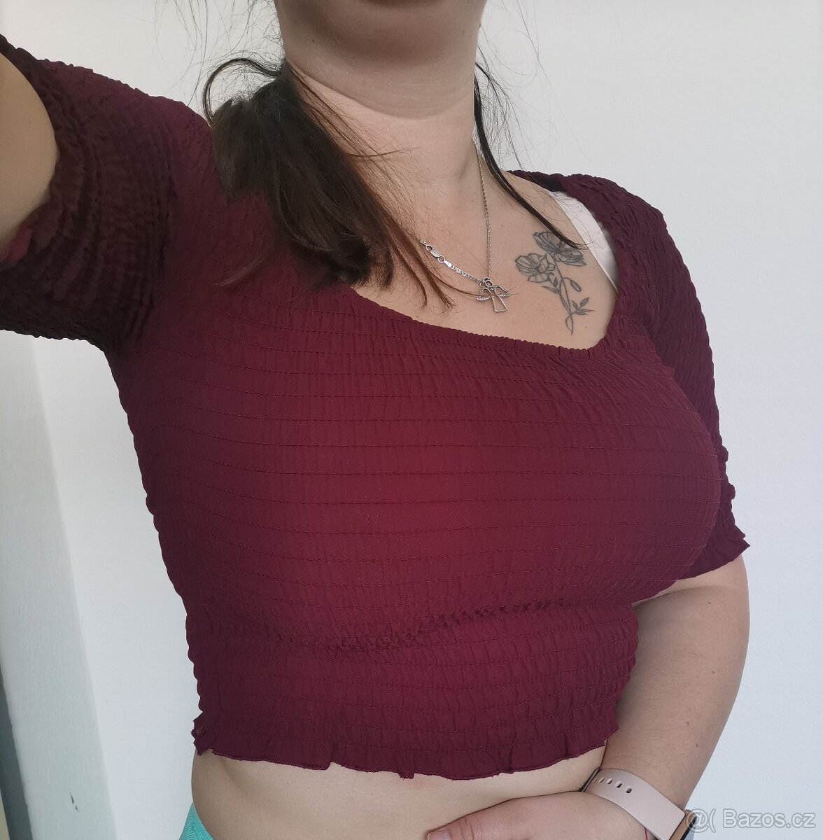 Červený crop top Glassons S