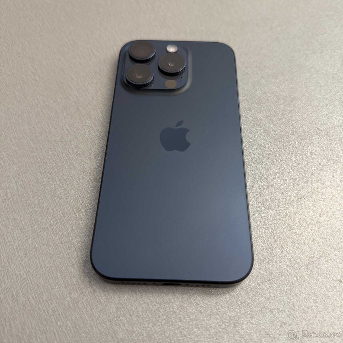 iPhone 15 Pro 128GB, pěkný stav, 12 měsíců záruka