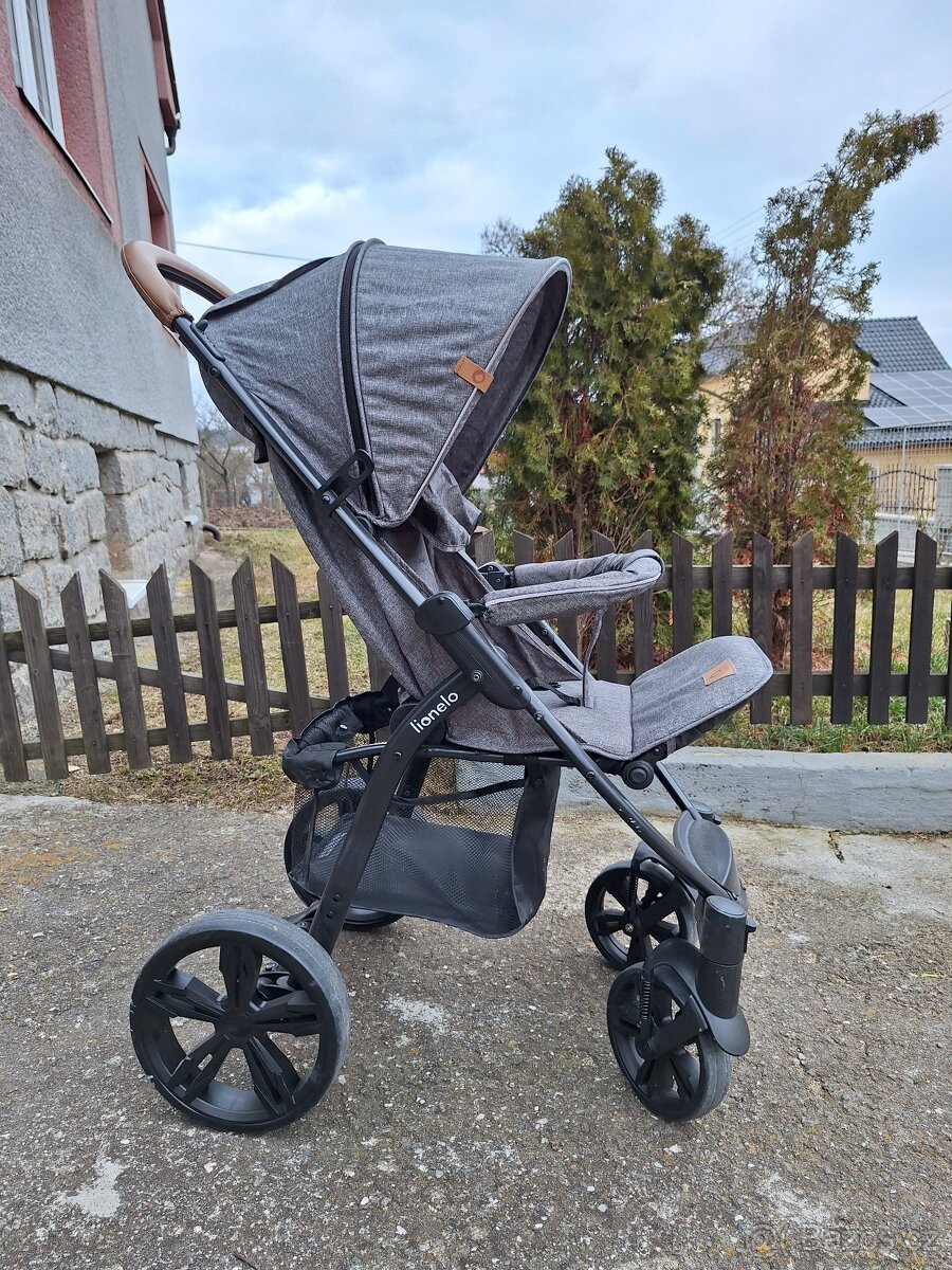 Sportovní kočárek