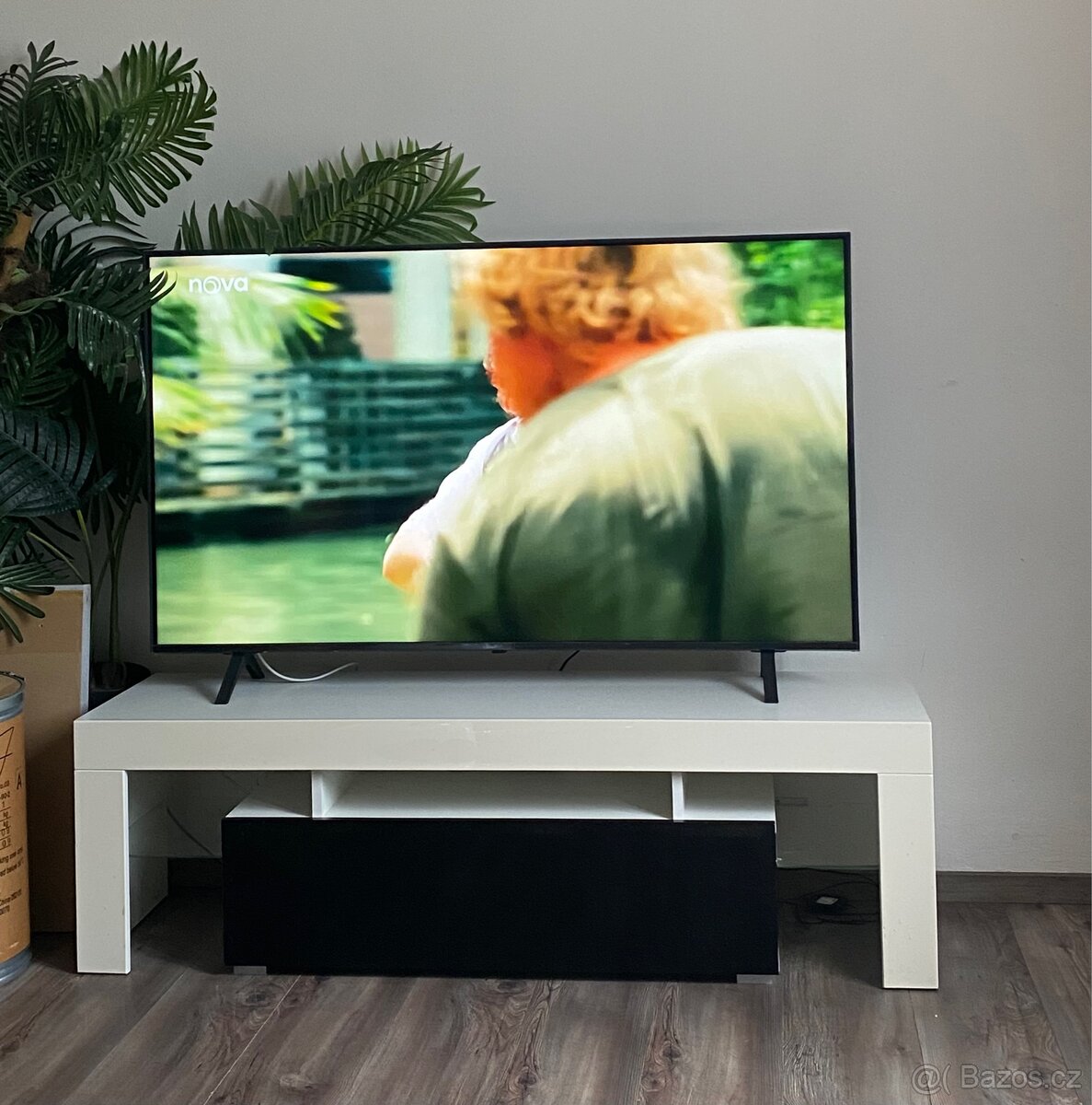 TV stolek