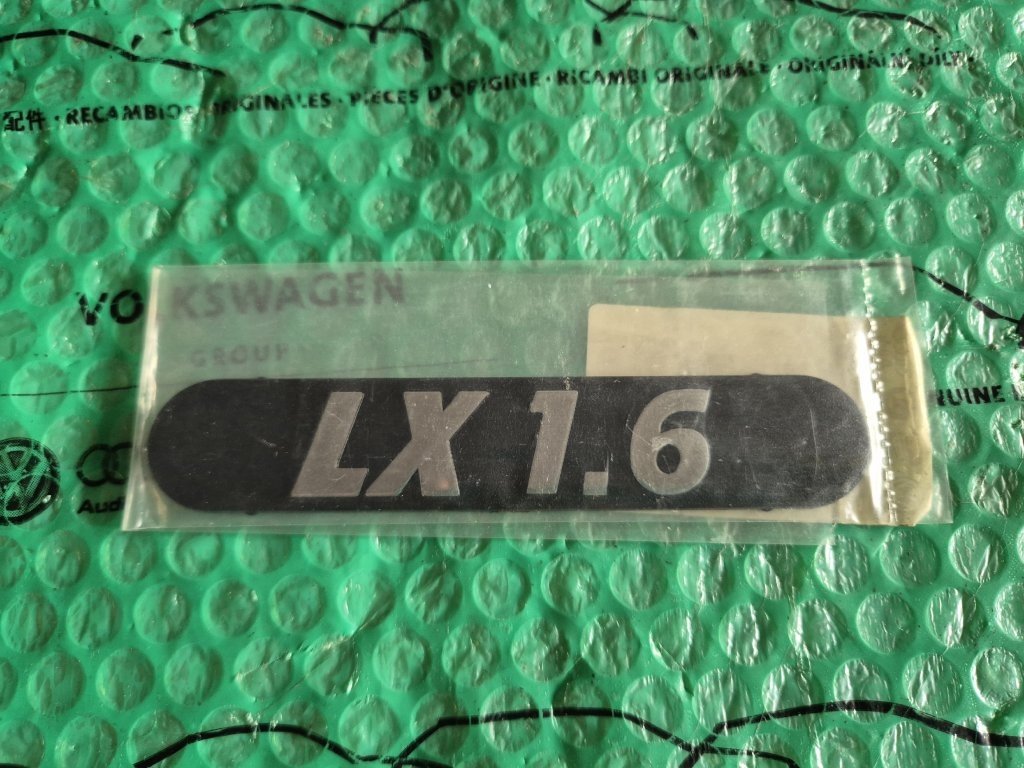 zadní nápis Škoda Felicia LX 1.6 6U0853687B