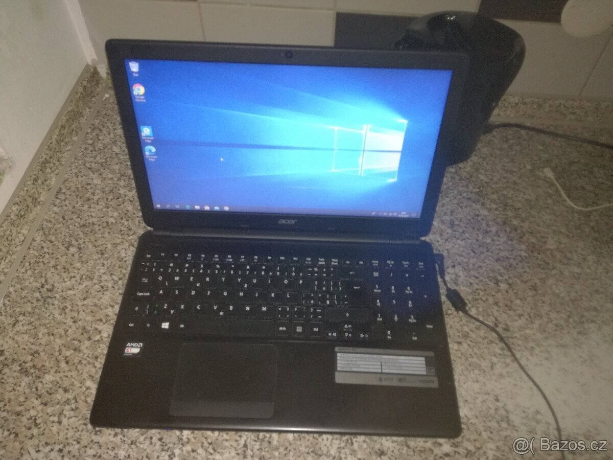 dvou jadrový notebook plně funkční