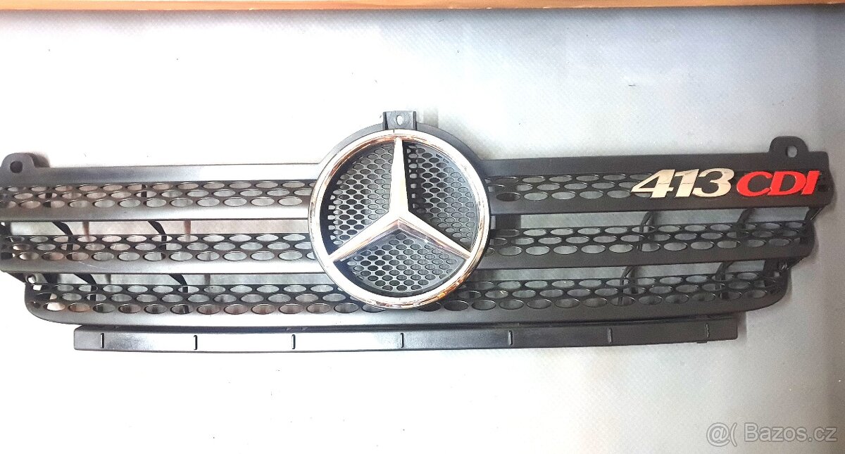 Mercedes 413 Cdi - ochranná mřížka