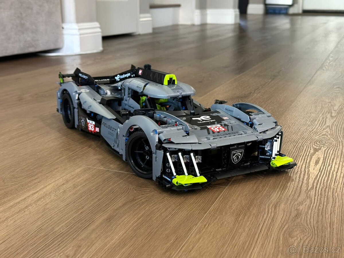 Stavebnice Peugeot 9X8 – plně kompatibilní s LEGO 42156
