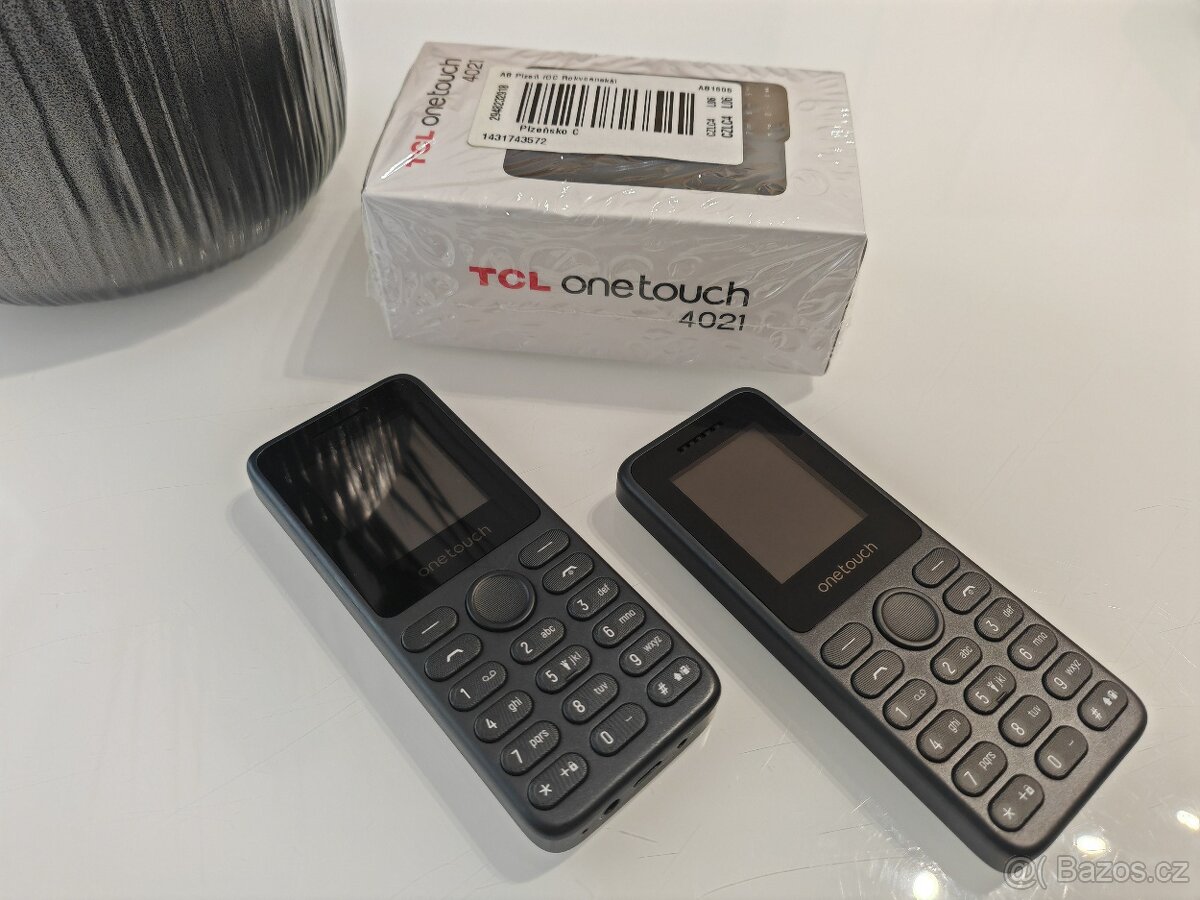 MOBILNÍ TELEFON TCL ONETOUCH 4021 DUAL SIM v ZÁRUCE