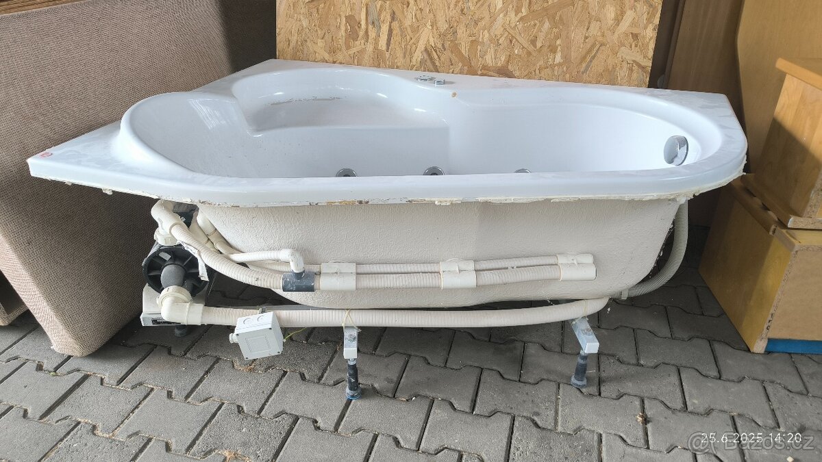 Hydromasážní vana
