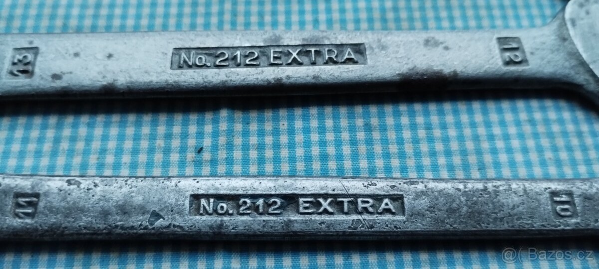 Starožitné ploché klíče No 212 Extra