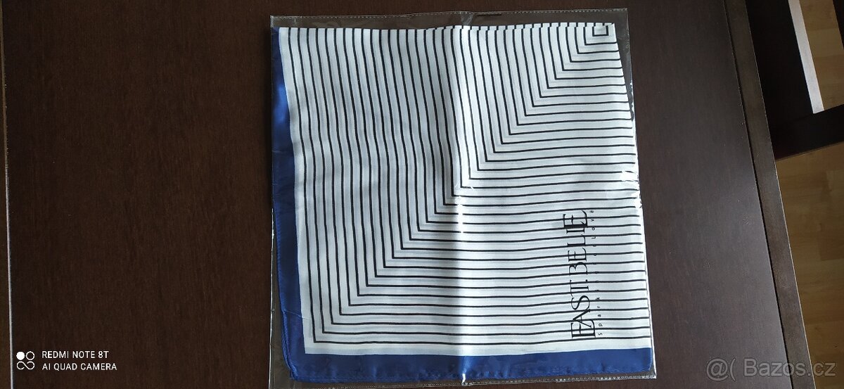 Saténový šátek nový 70 x 70