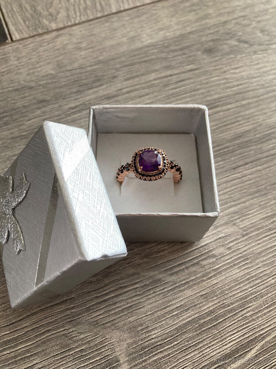 Prsten značky Les Petites Précieuses