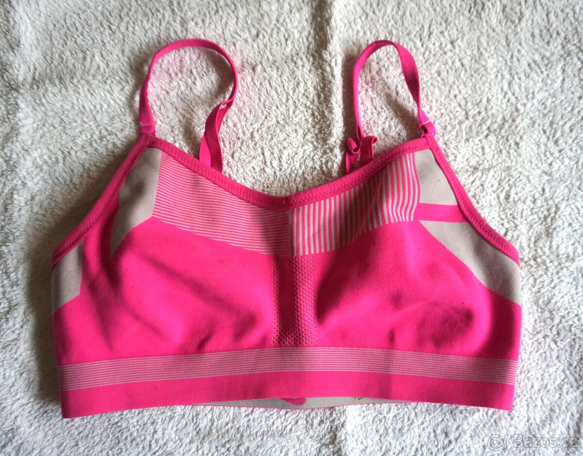 Sportovní podprsenka růžová NIKE Flyknit Indy v.L