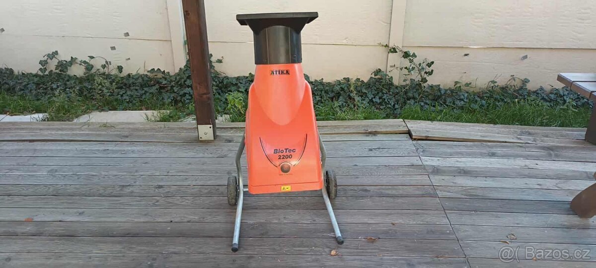 Štěpkovač - drtič větví - BioTec 2200