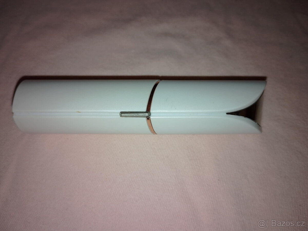 Epilátor(Depilátor) ve tvaru rtěnky