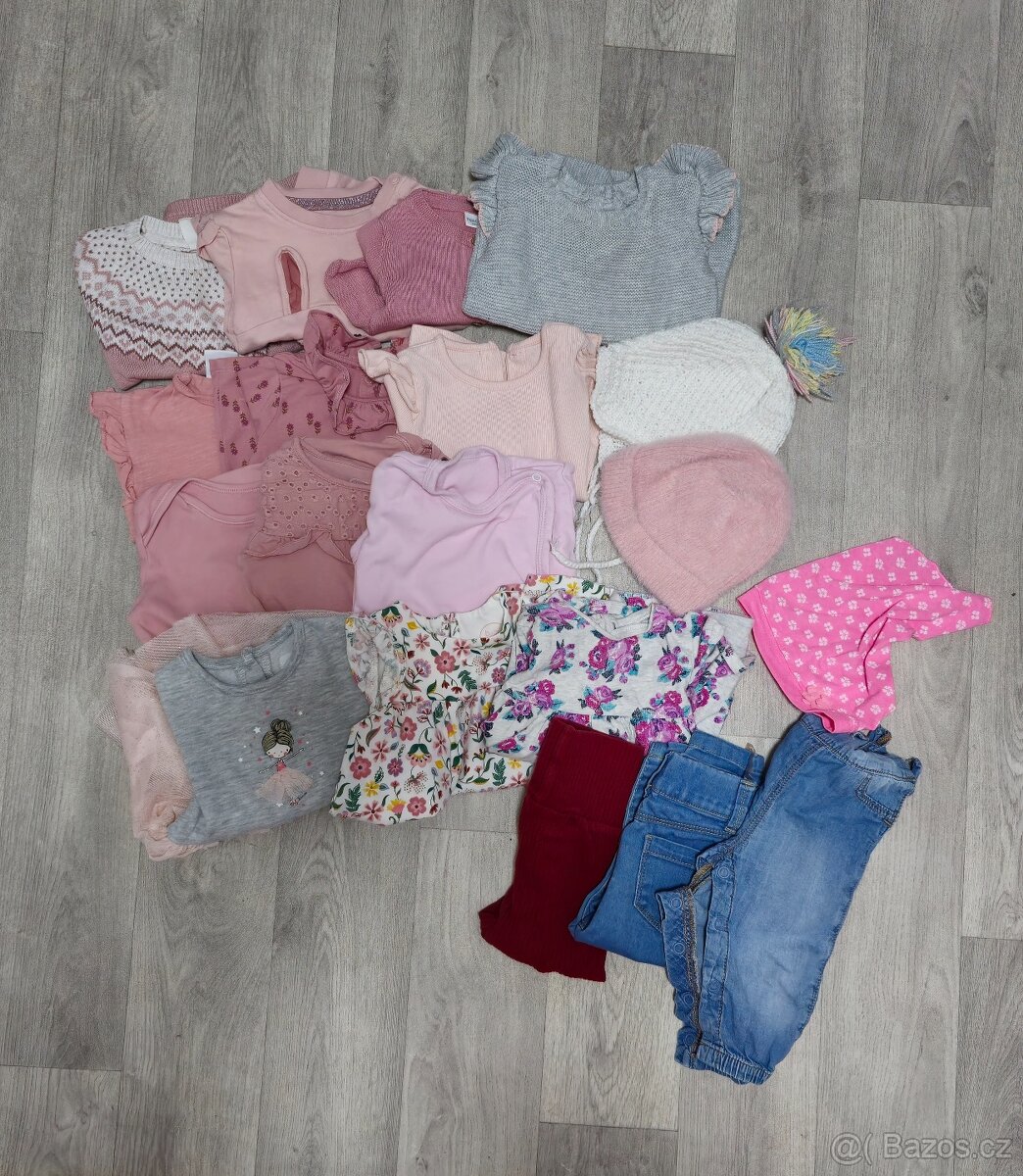 Balík oblečení na holčičku vel. 68