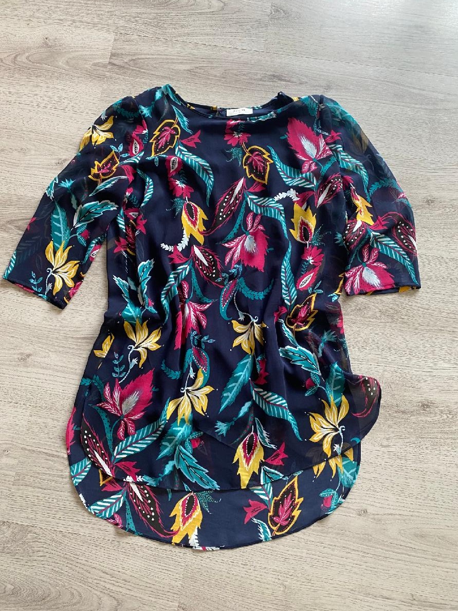 Krásná halenka-tunika zn.Soon vel.40/42/L