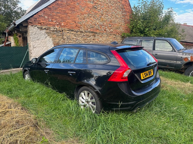 Volvo V60 1,6 D2 automat r.v. 2014 FACELIFT