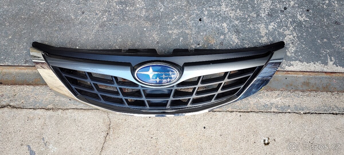 Subaru Impreza maska