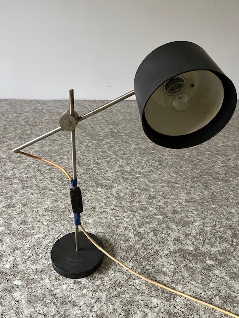 Stolní lampa kovová retro typ 101201