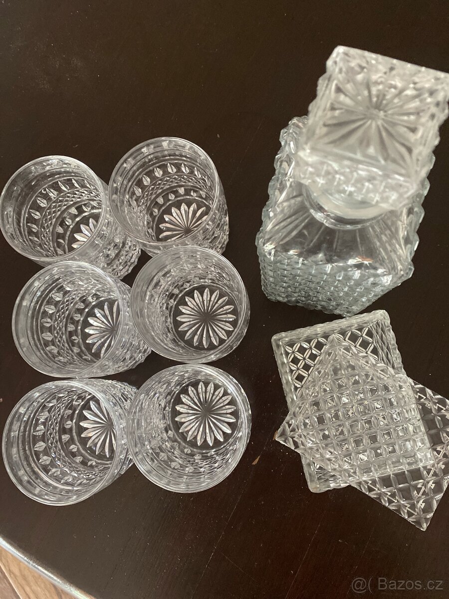 Sklenena souprava na whisky