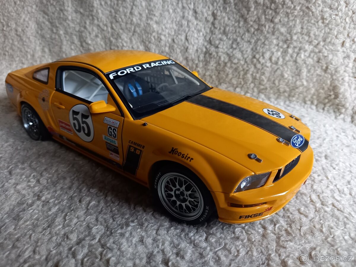 Prodám Ford Mustang GT - 1:18 -AutoArt,použitý,limitovaný