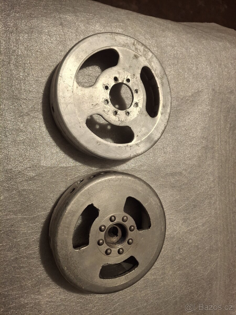 Dynamo na Jawa nebo ČZ