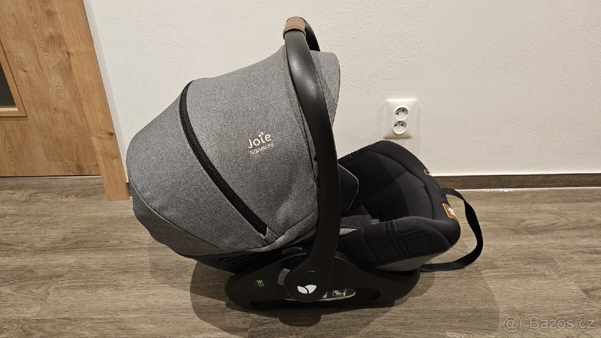 Autosedačka vajíčko Joie Signature