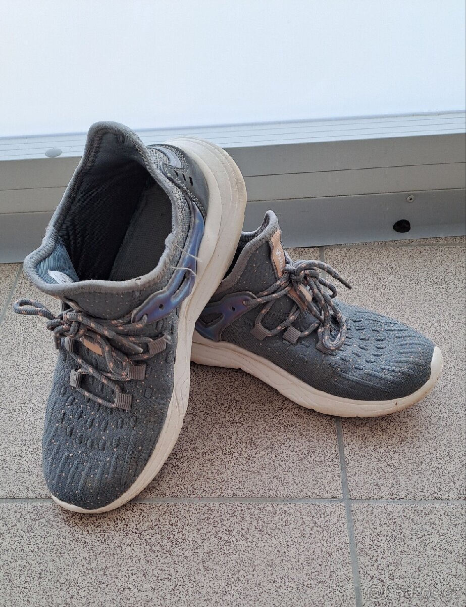 Willard, lehké tenisky,vel 38