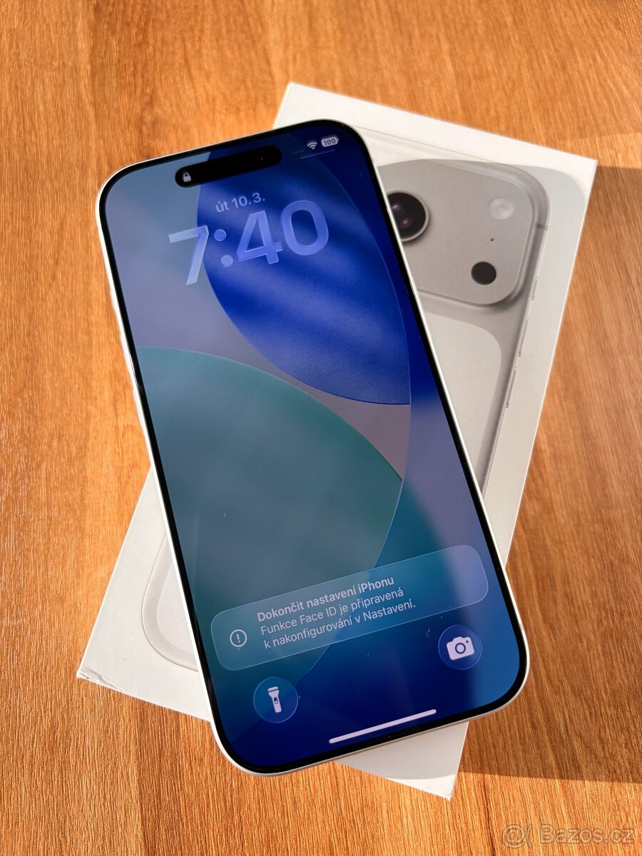 Apple iPhone 17 Pro 256GB stříbrný